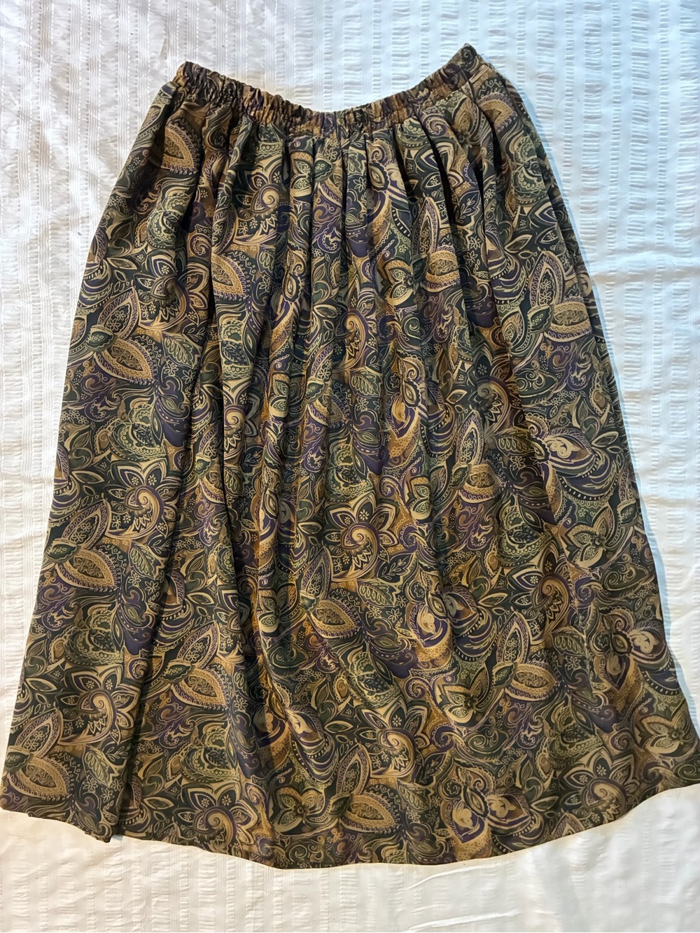 Leslie Fay Dresses Petite vintage pleated skirt in a rich multi-color paisley